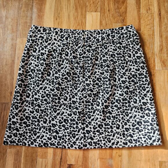 LOFT Leopard Print Mini Skirt Size 12 Neutral Tan Black Classic‎ Chic Lined - Picture 4 of 8